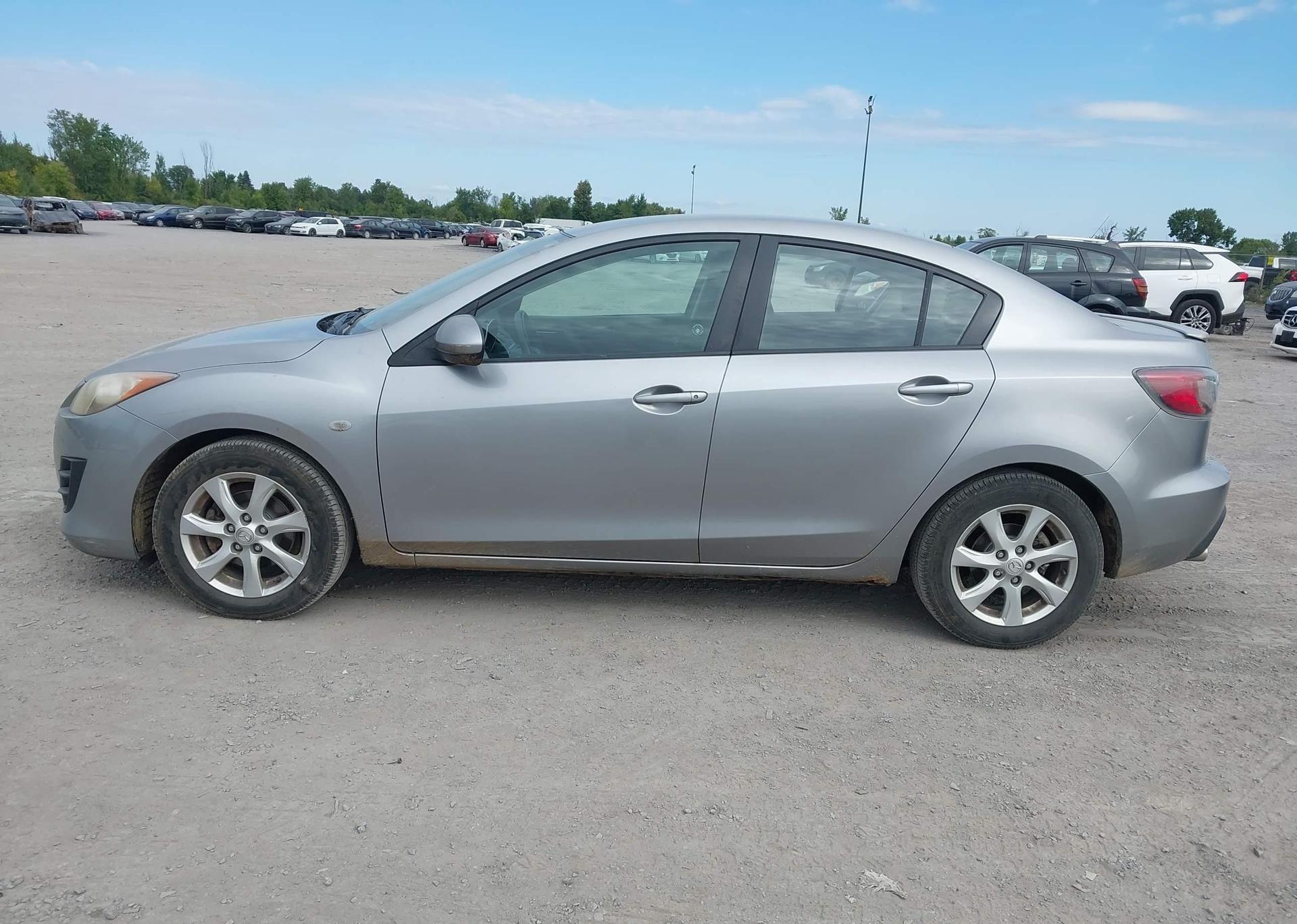 2010 MAZDA 3 I