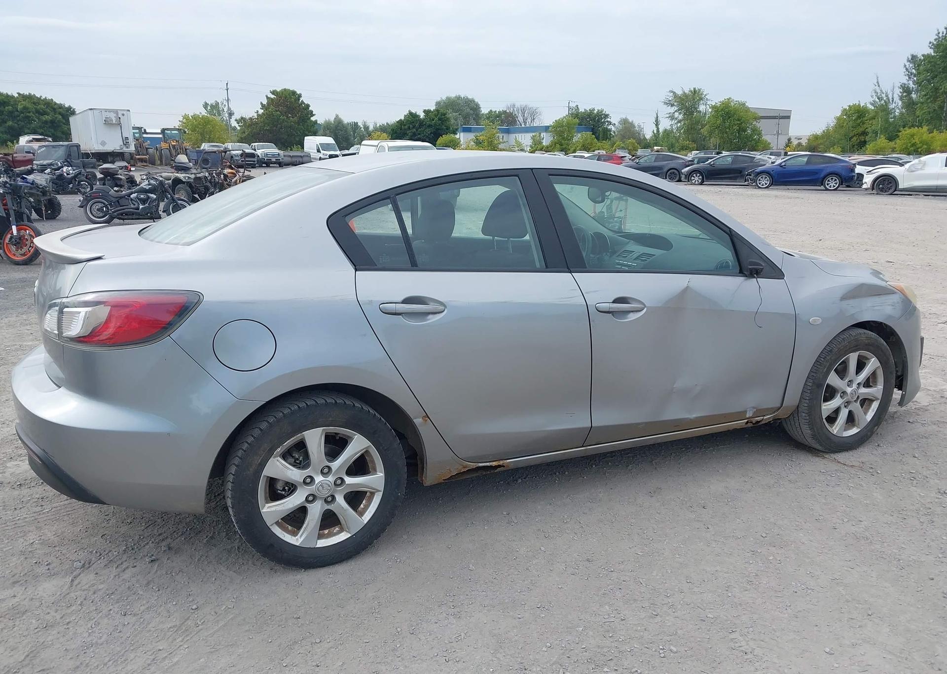 2010 MAZDA 3 I