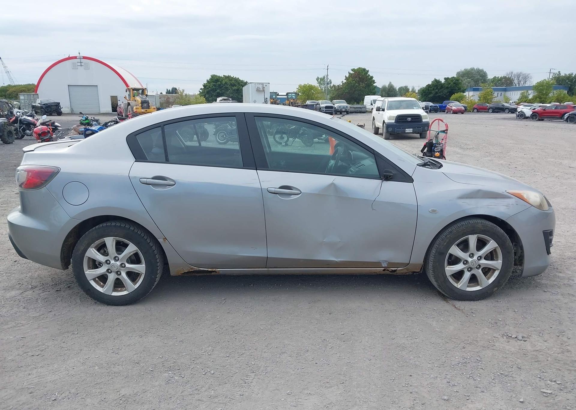 2010 MAZDA 3 I
