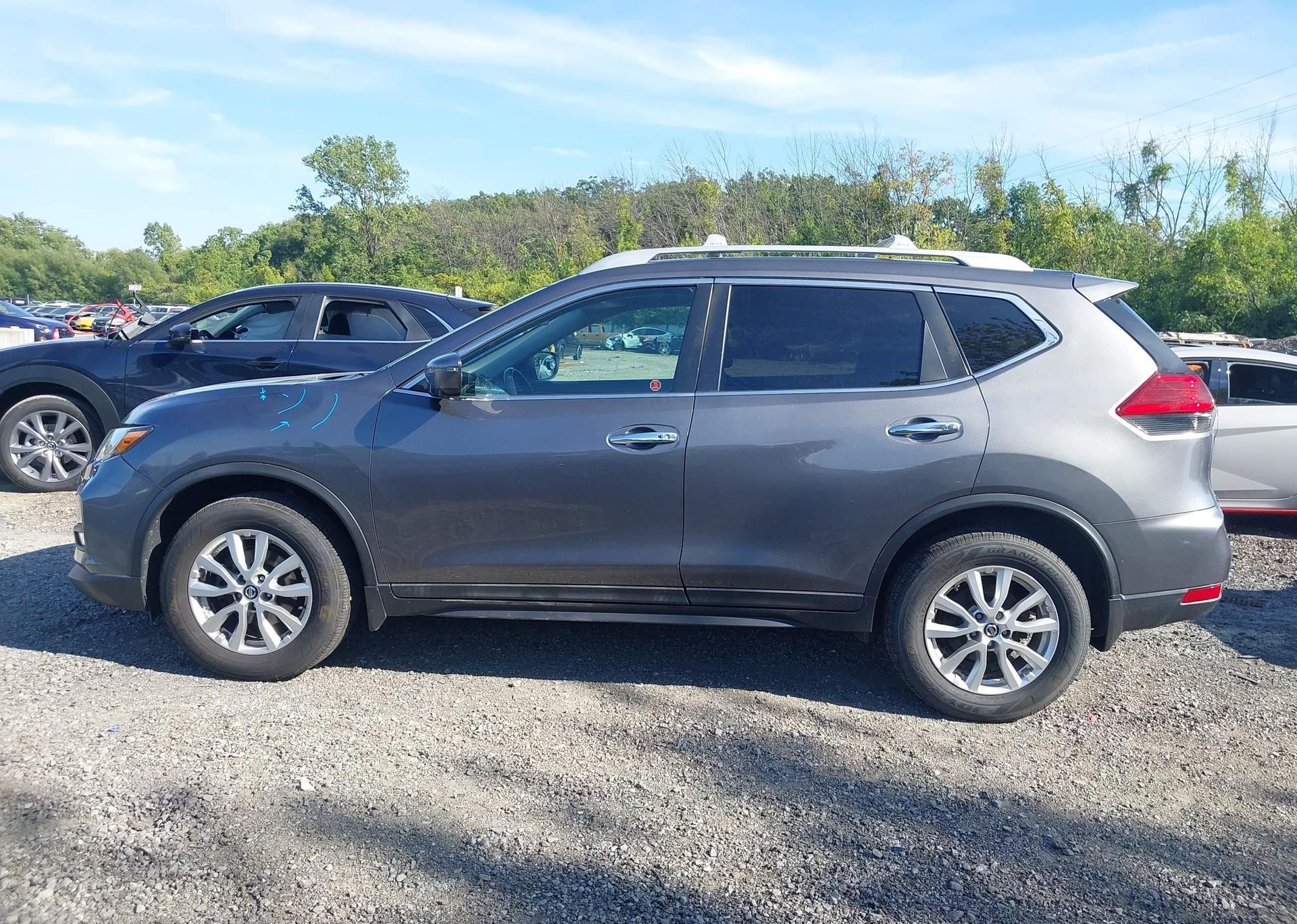 2017 NISSAN ROGUE SV