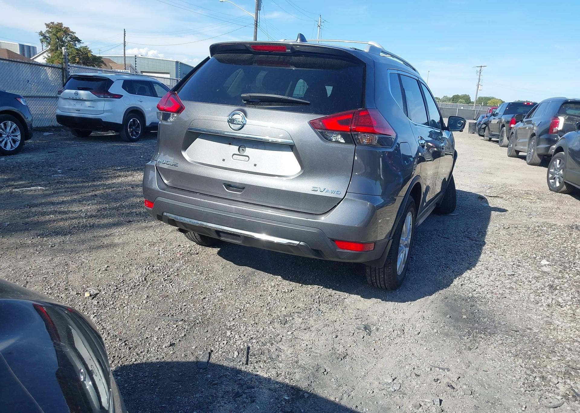 2017 NISSAN ROGUE SV