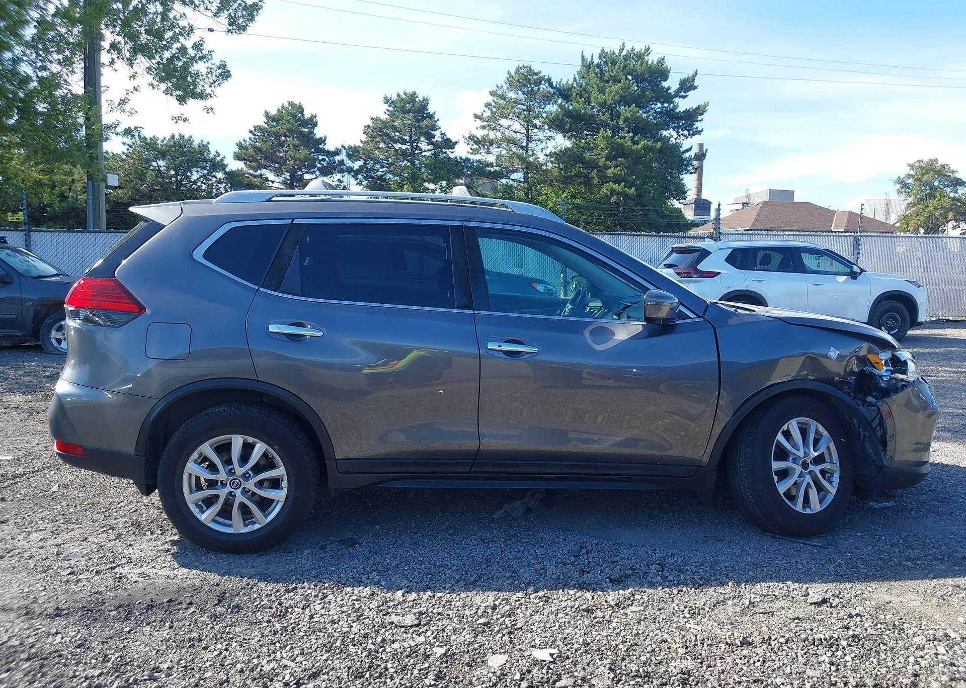 2017 NISSAN ROGUE SV