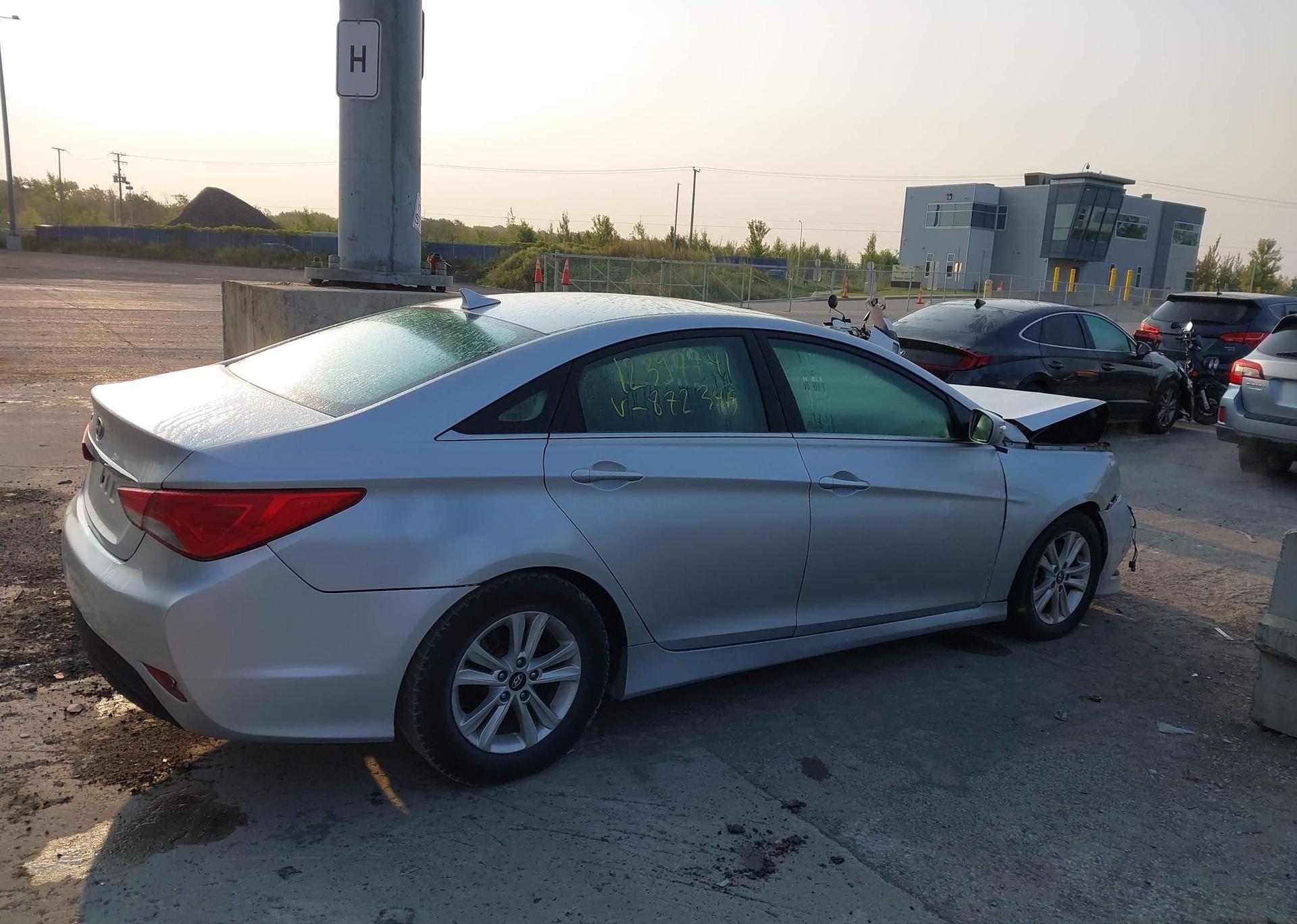 2014 HYUNDAI SONATA GLS