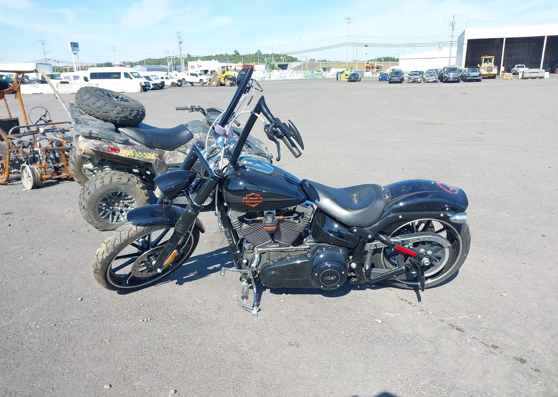 2013 HARLEY-DAVIDSON FXSB BREAKOUT