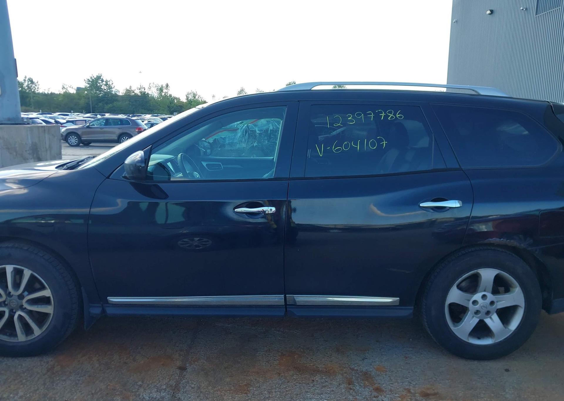 2013 NISSAN PATHFINDER PLATINUM