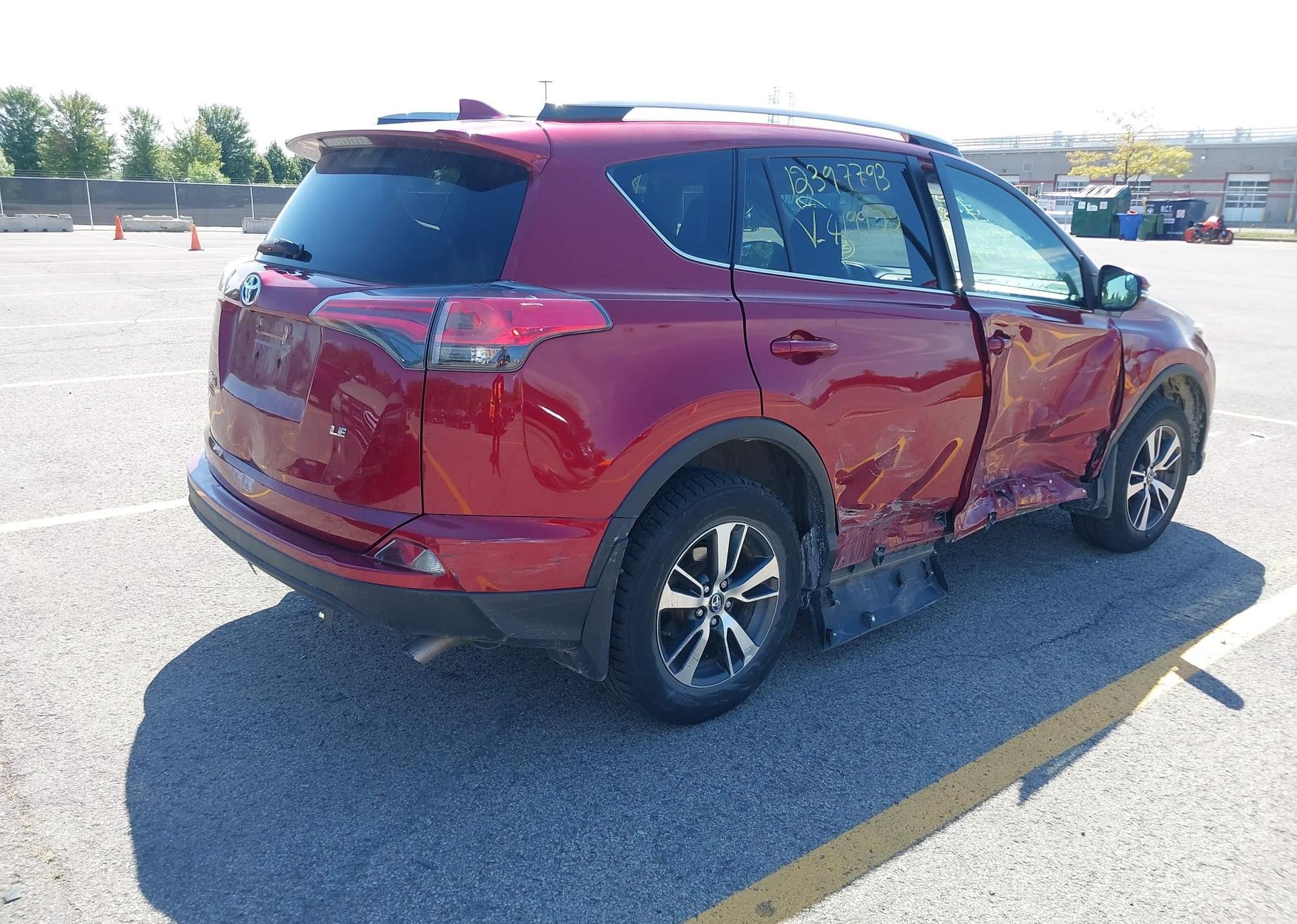 2018 TOYOTA RAV4 LE