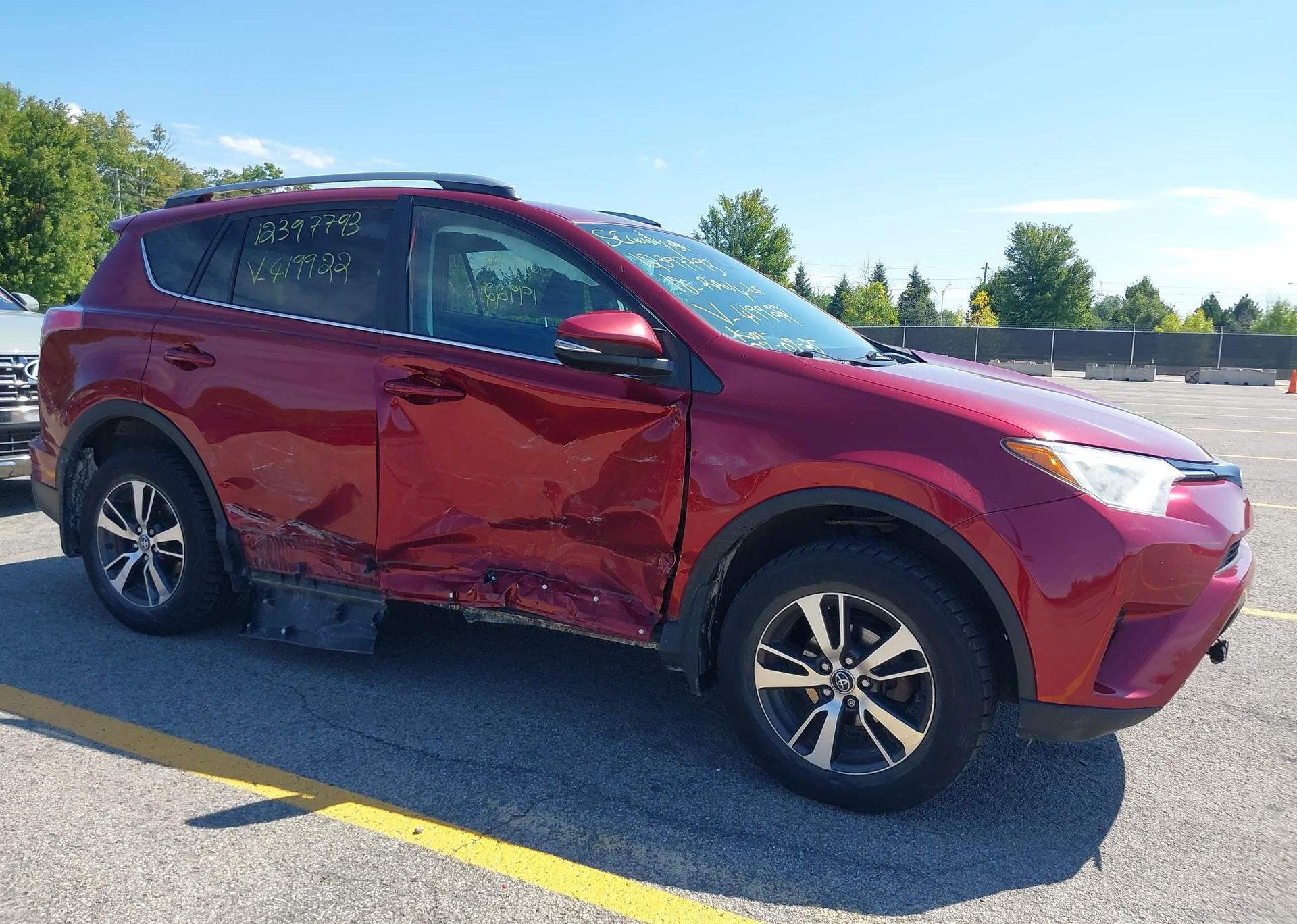 2018 TOYOTA RAV4 LE