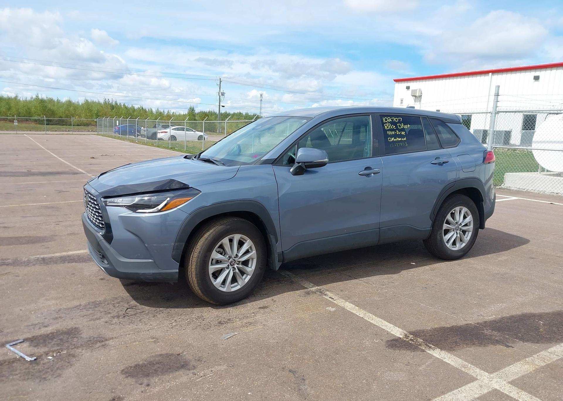 2023 TOYOTA COROLLA CROSS LE