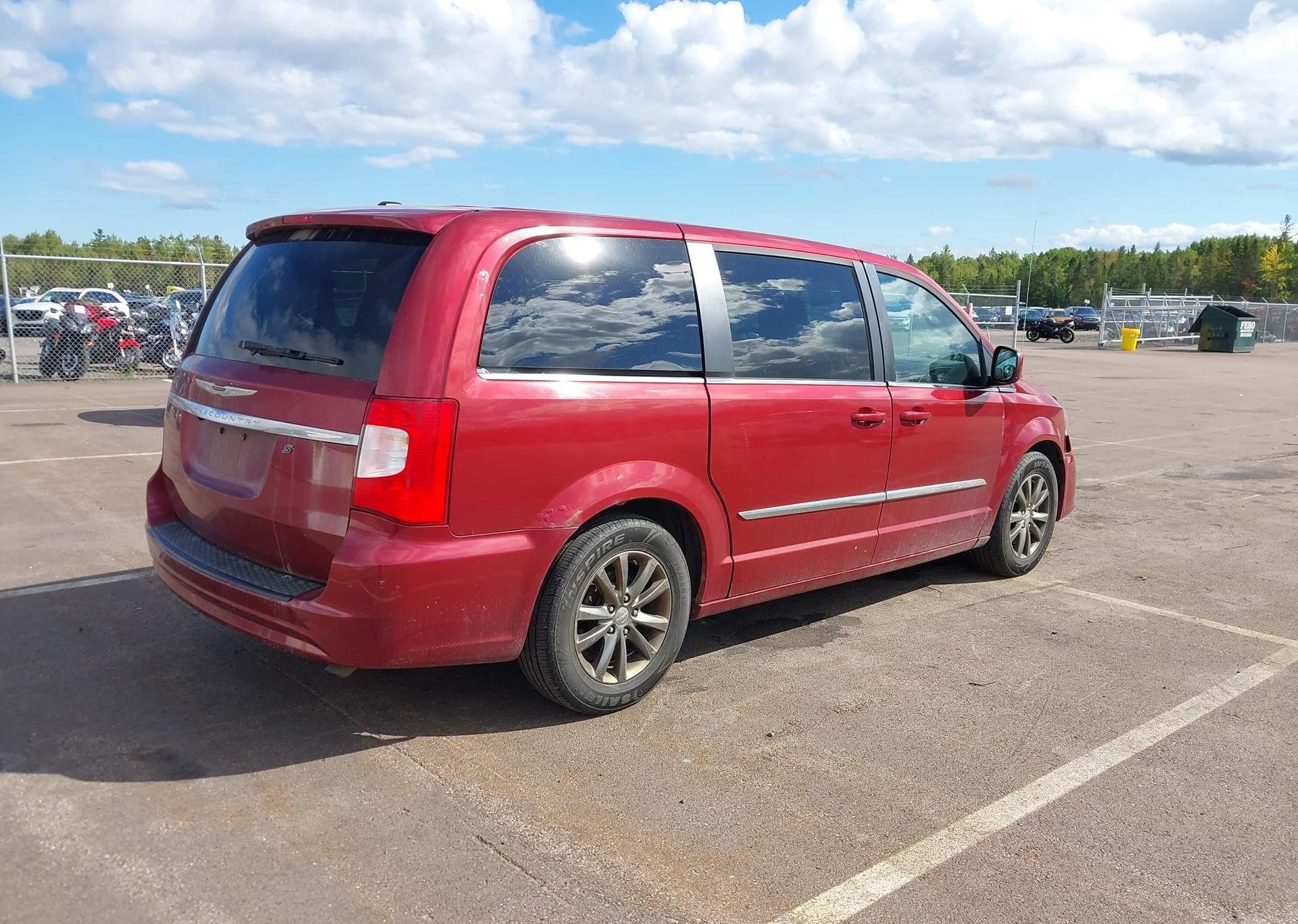 2014 CHRYSLER TOWN & COUNTRY S