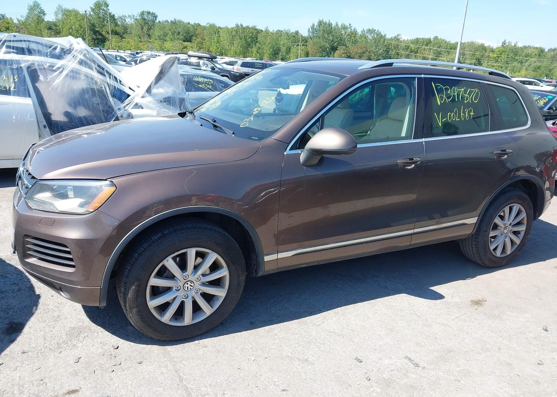 2011 VOLKSWAGEN TOUAREG