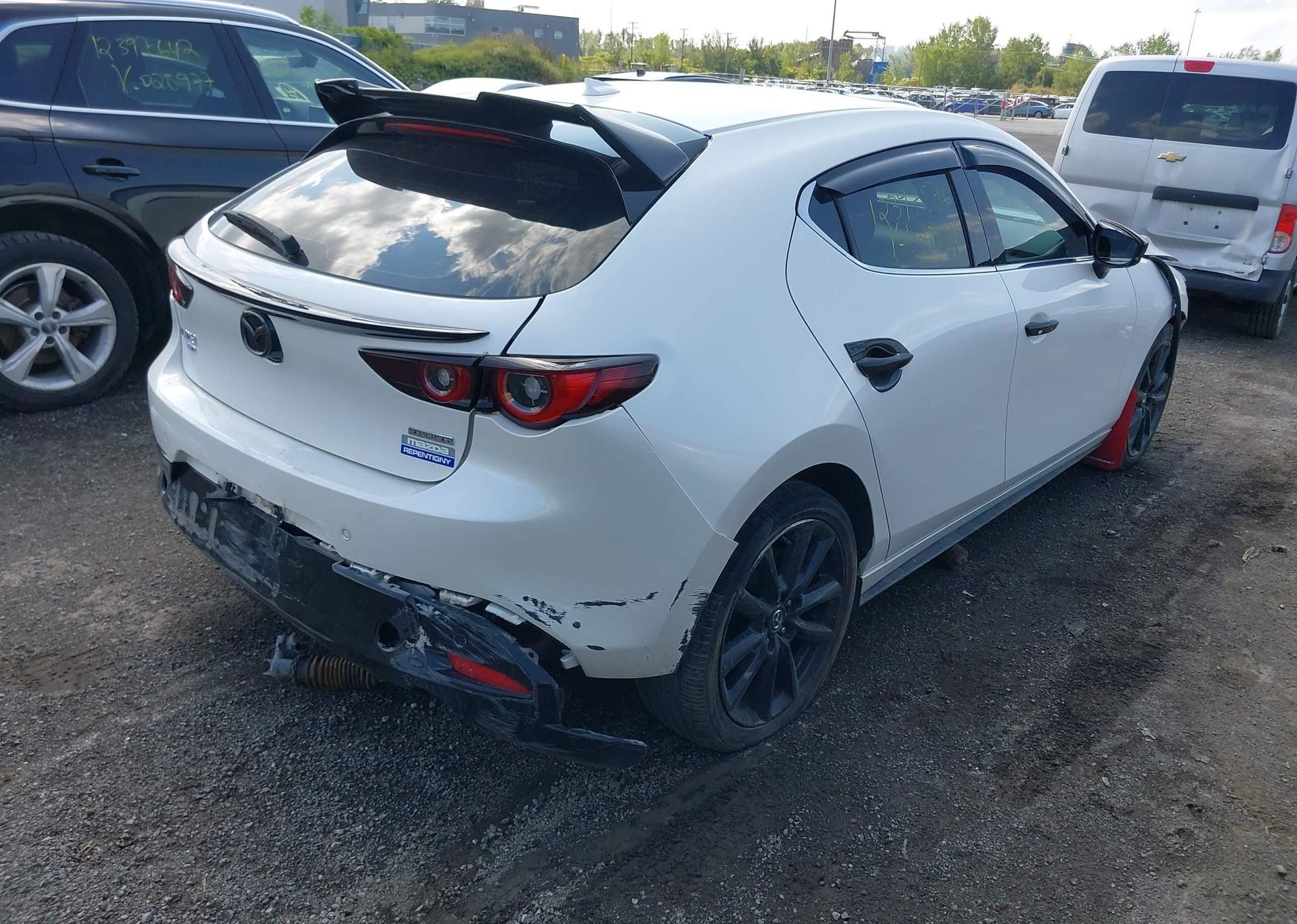 2022 MAZDA 3 PREMIUM