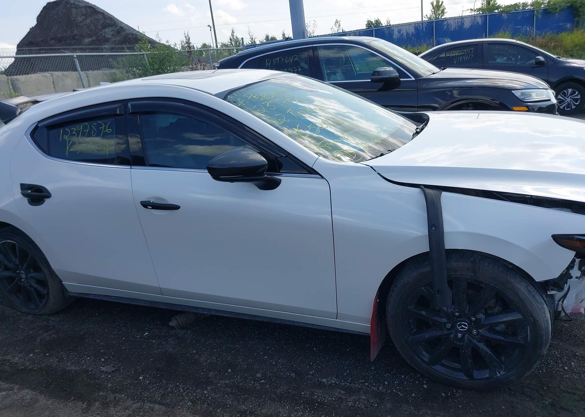 2022 MAZDA 3 PREMIUM