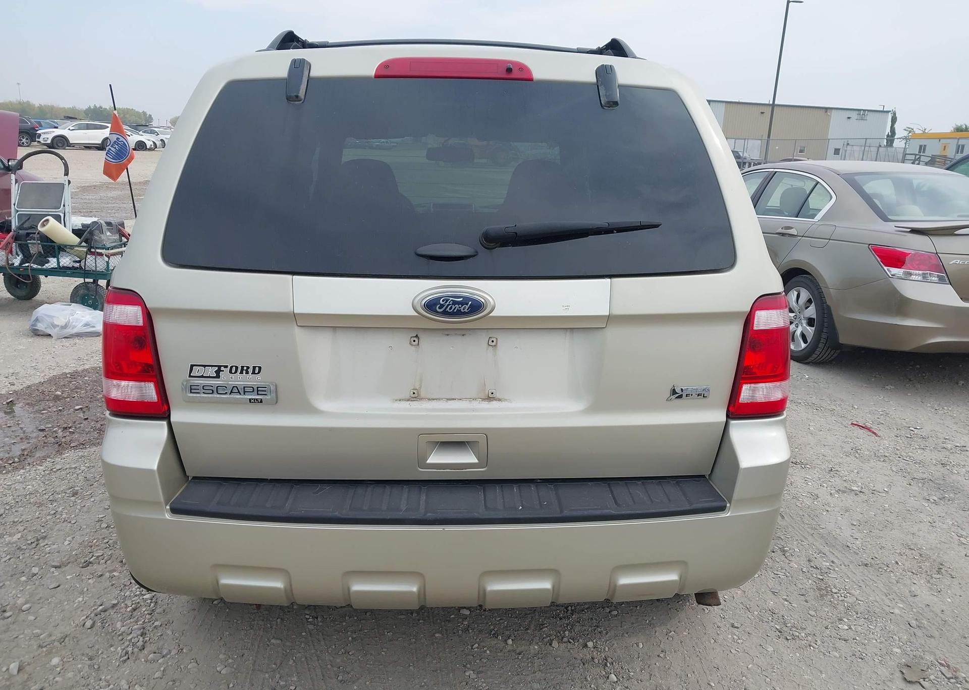 2011 FORD ESCAPE XLT