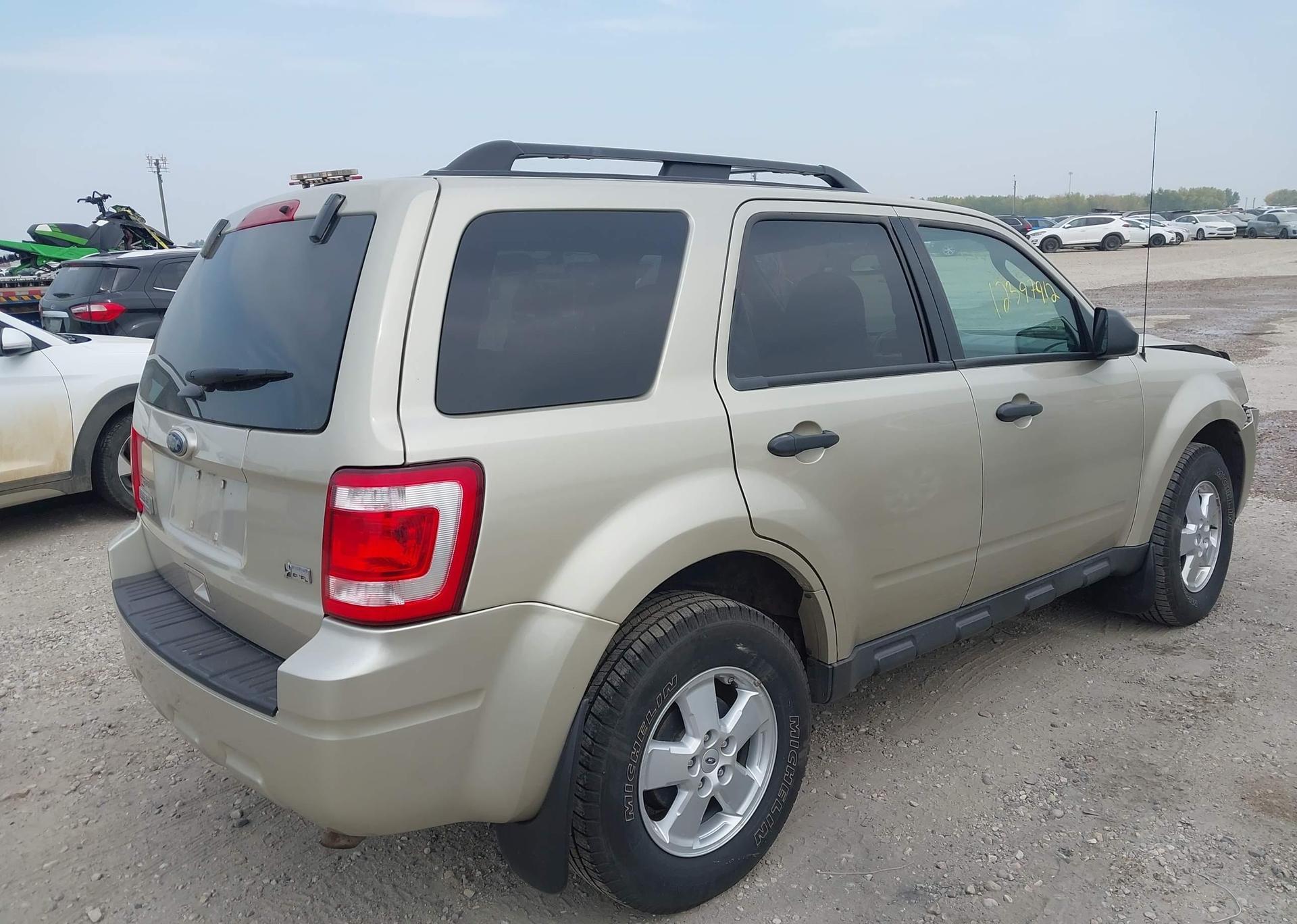 2011 FORD ESCAPE XLT