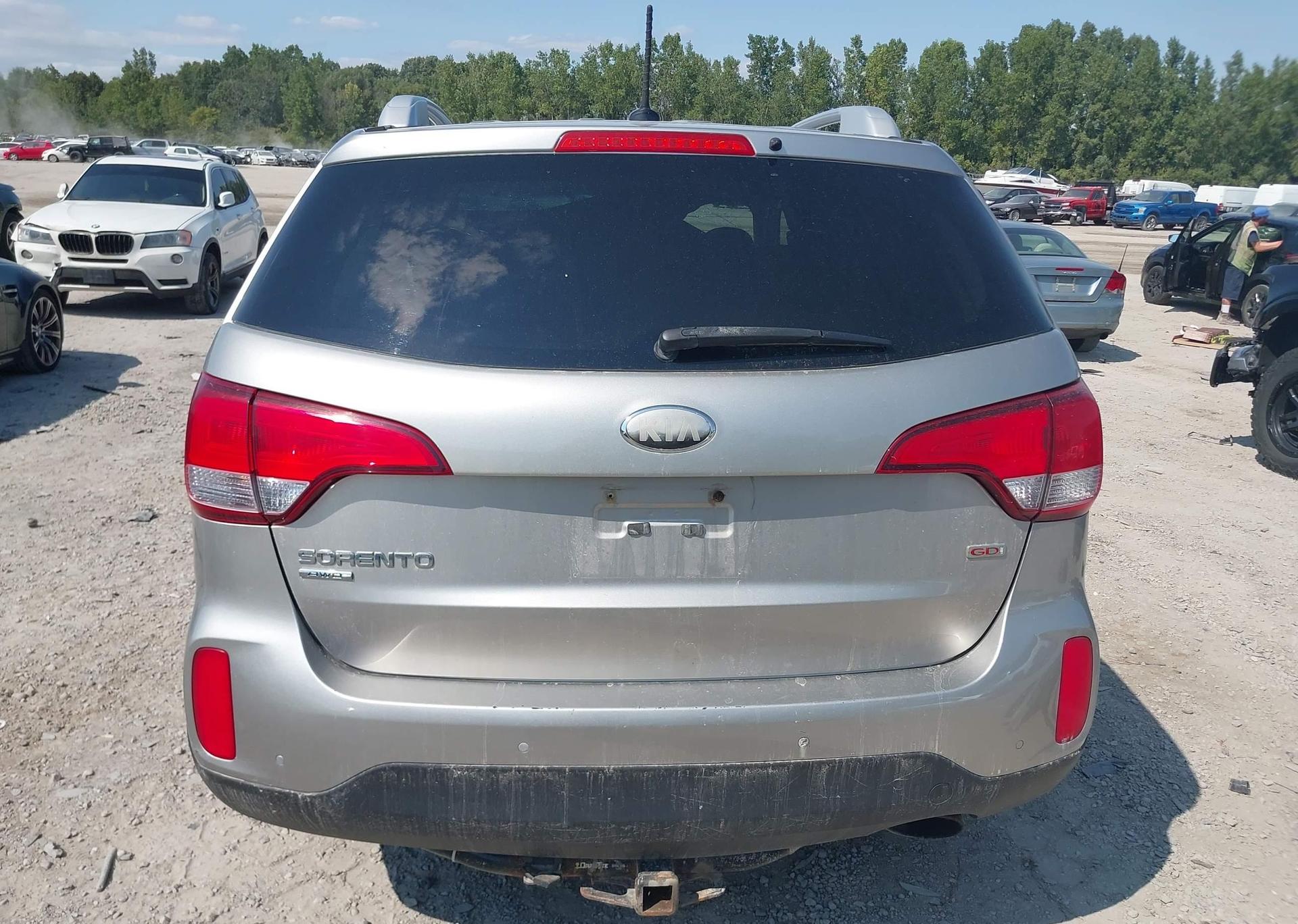 2014 KIA SORENTO LX V6