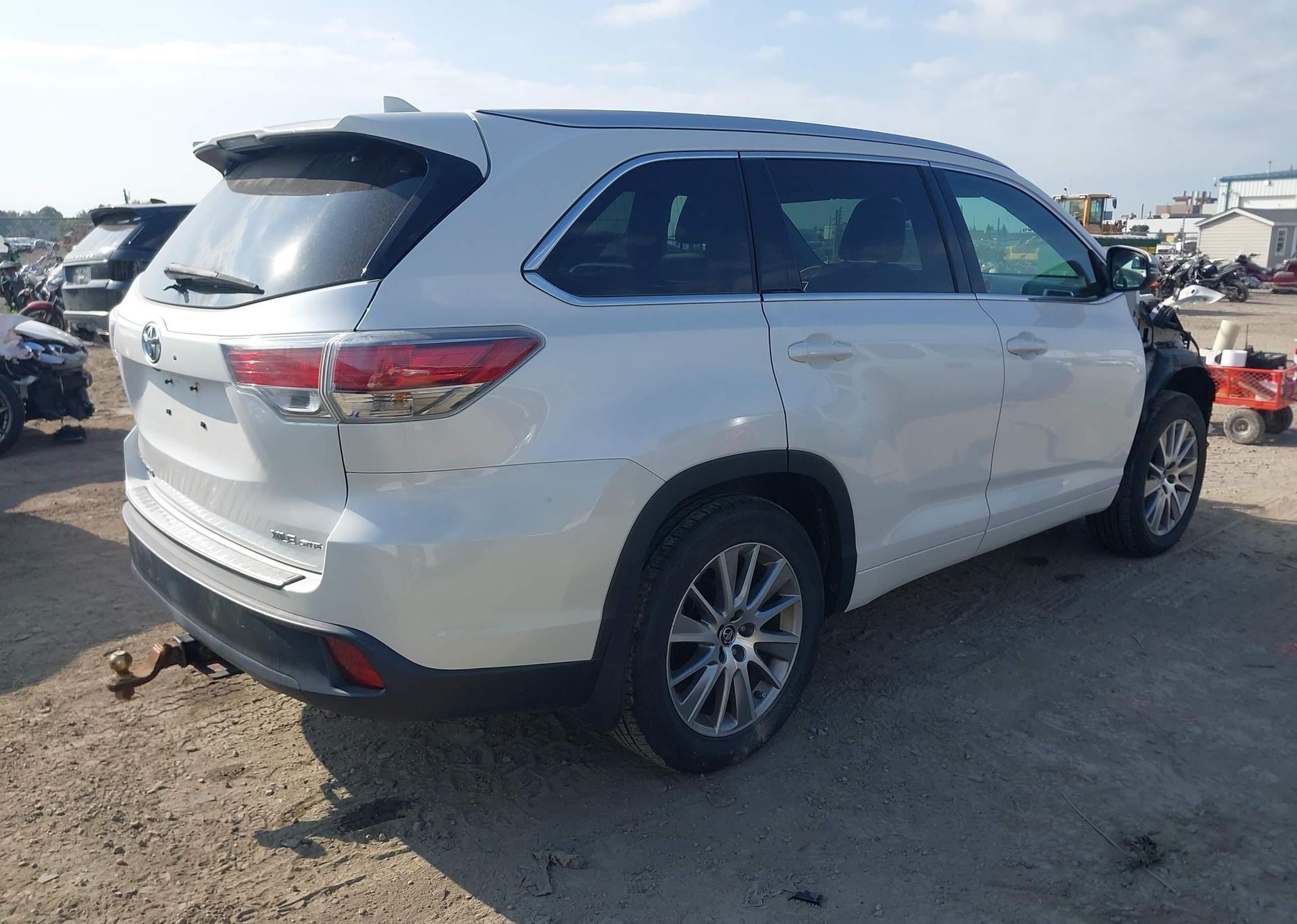 2016 TOYOTA highlander xle