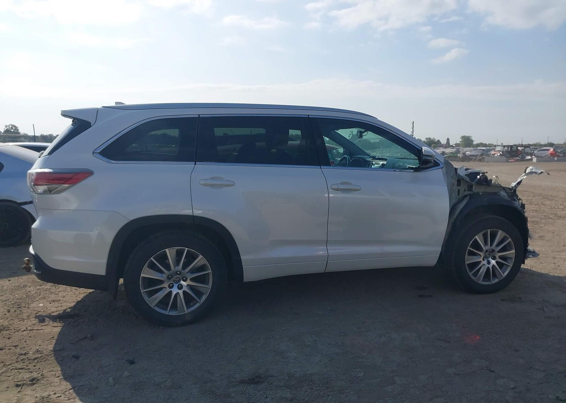 2016 TOYOTA highlander xle
