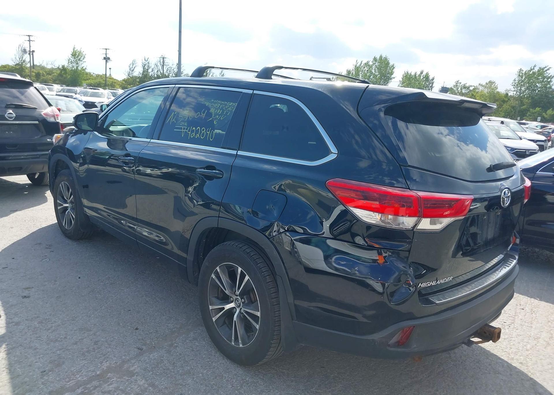 2017 TOYOTA HIGHLANDER LE