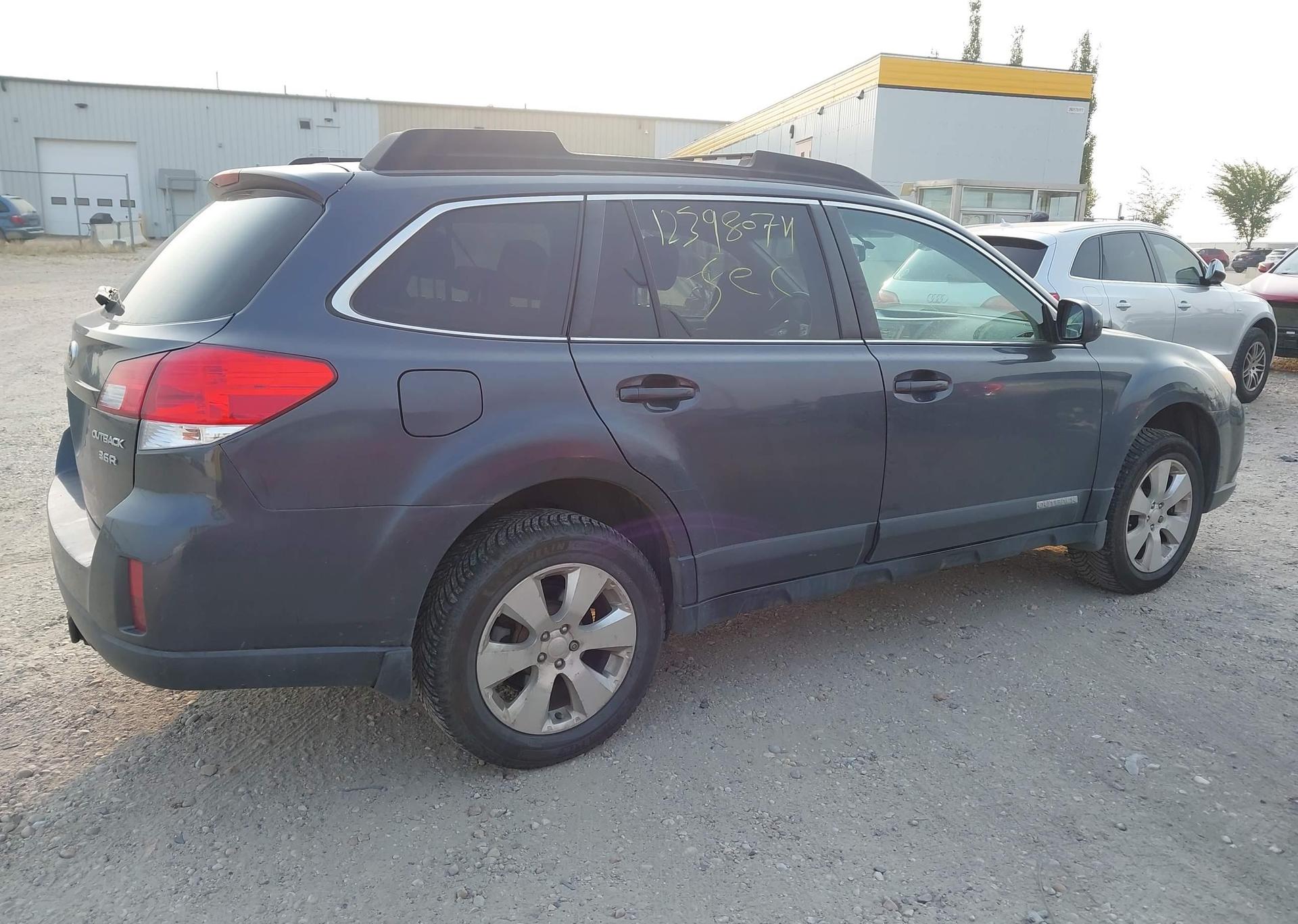 2010 SUBARU OUTBACK 3.6R PREMIUM