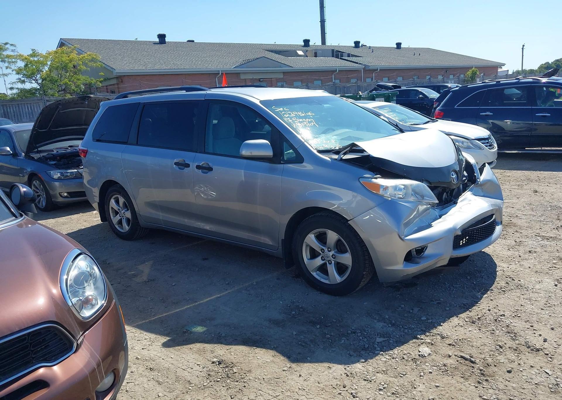 2017 TOYOTA SIENNA 7 PASSENGER