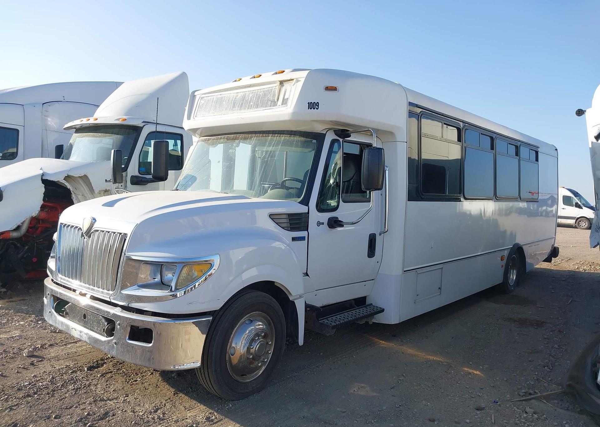 2015 IC CORPORATION 3000 AC