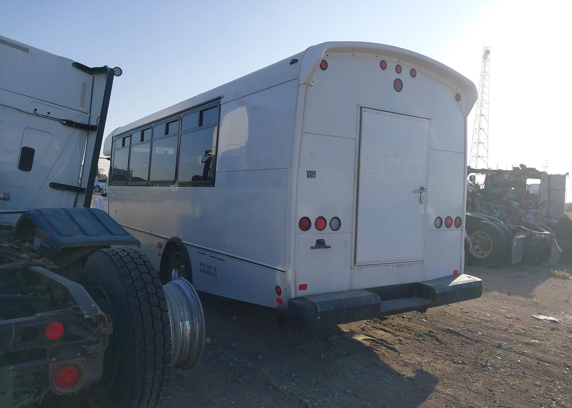 2015 IC CORPORATION 3000 AC