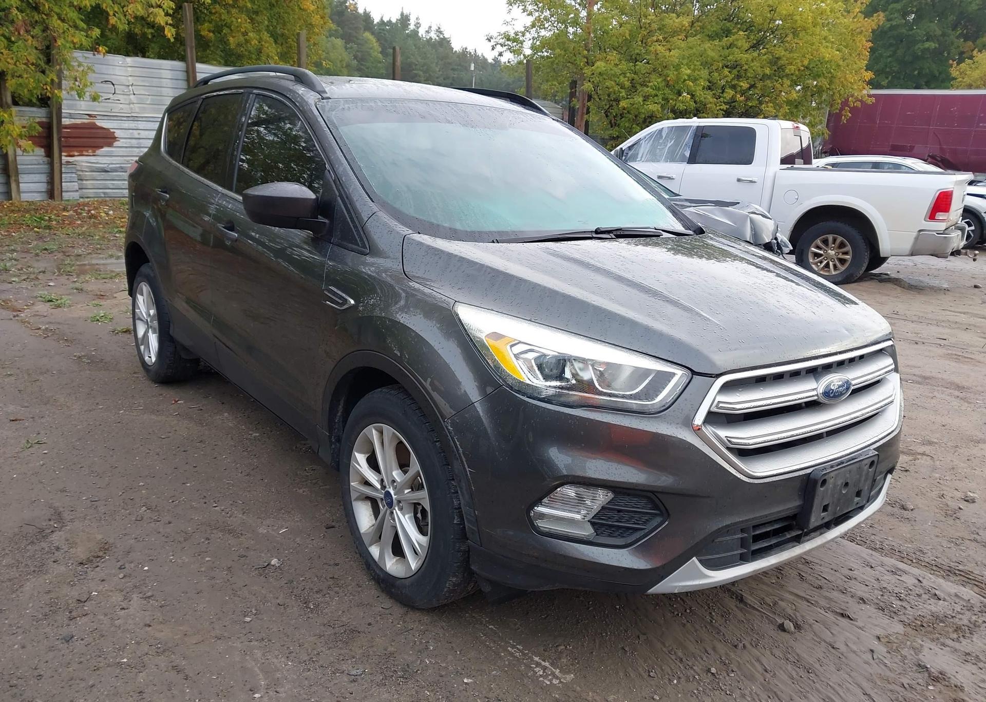 2017 FORD ESCAPE SE