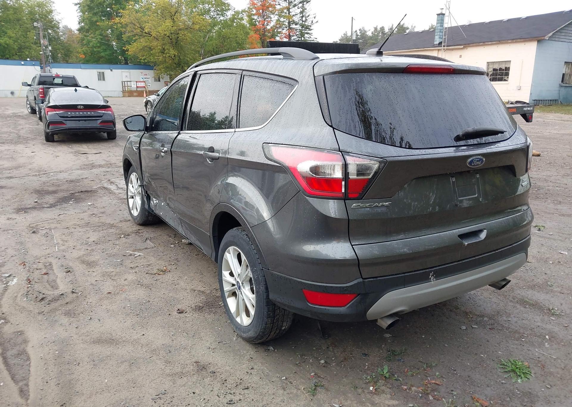 2017 FORD ESCAPE SE