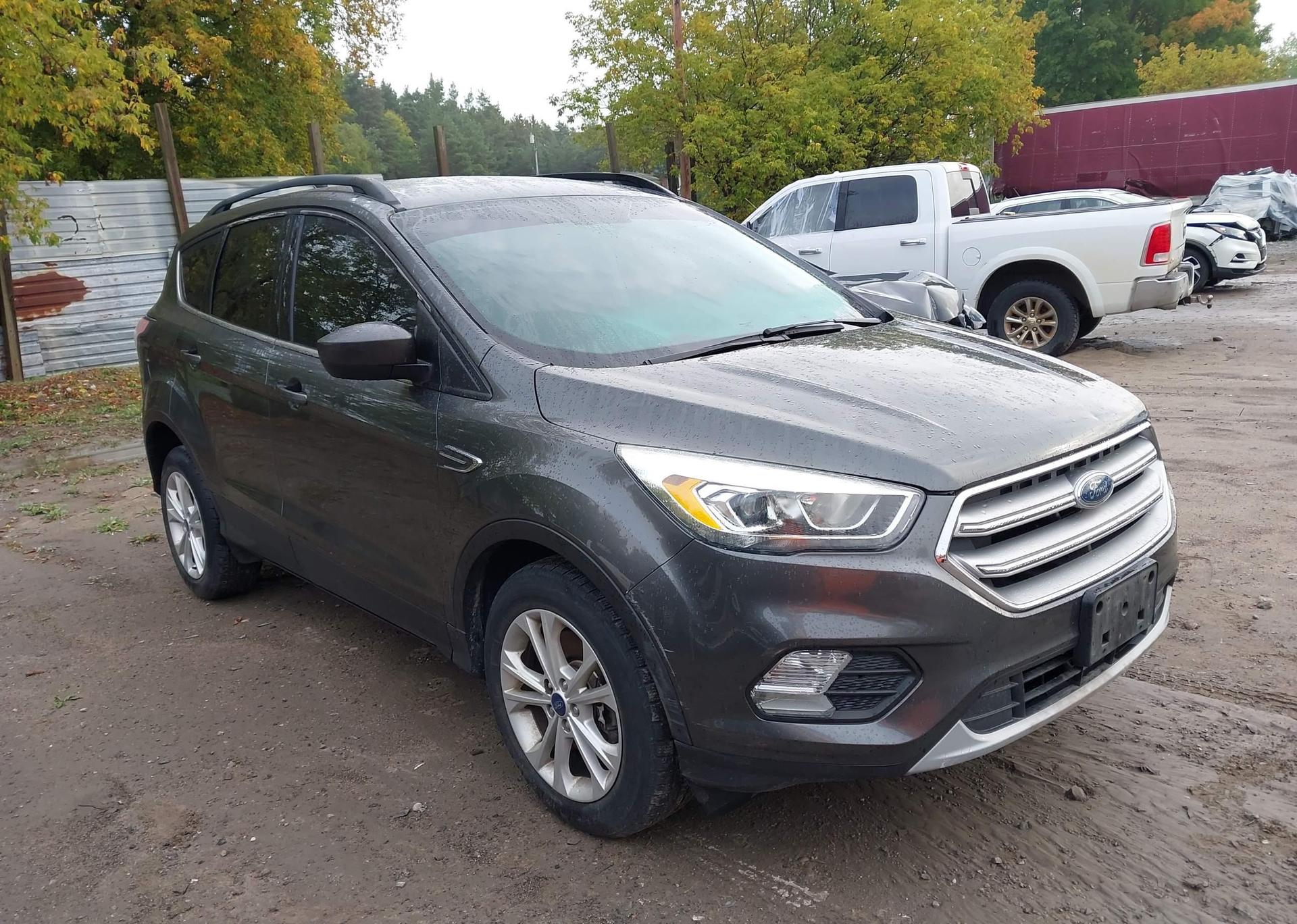 2017 FORD ESCAPE SE