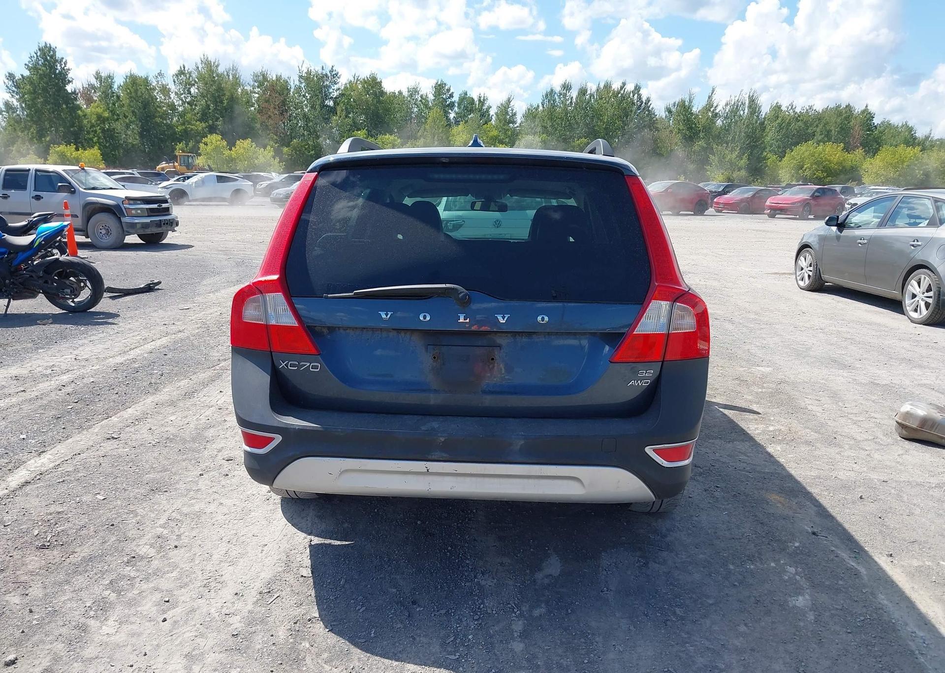 2009 VOLVO XC70 3.2