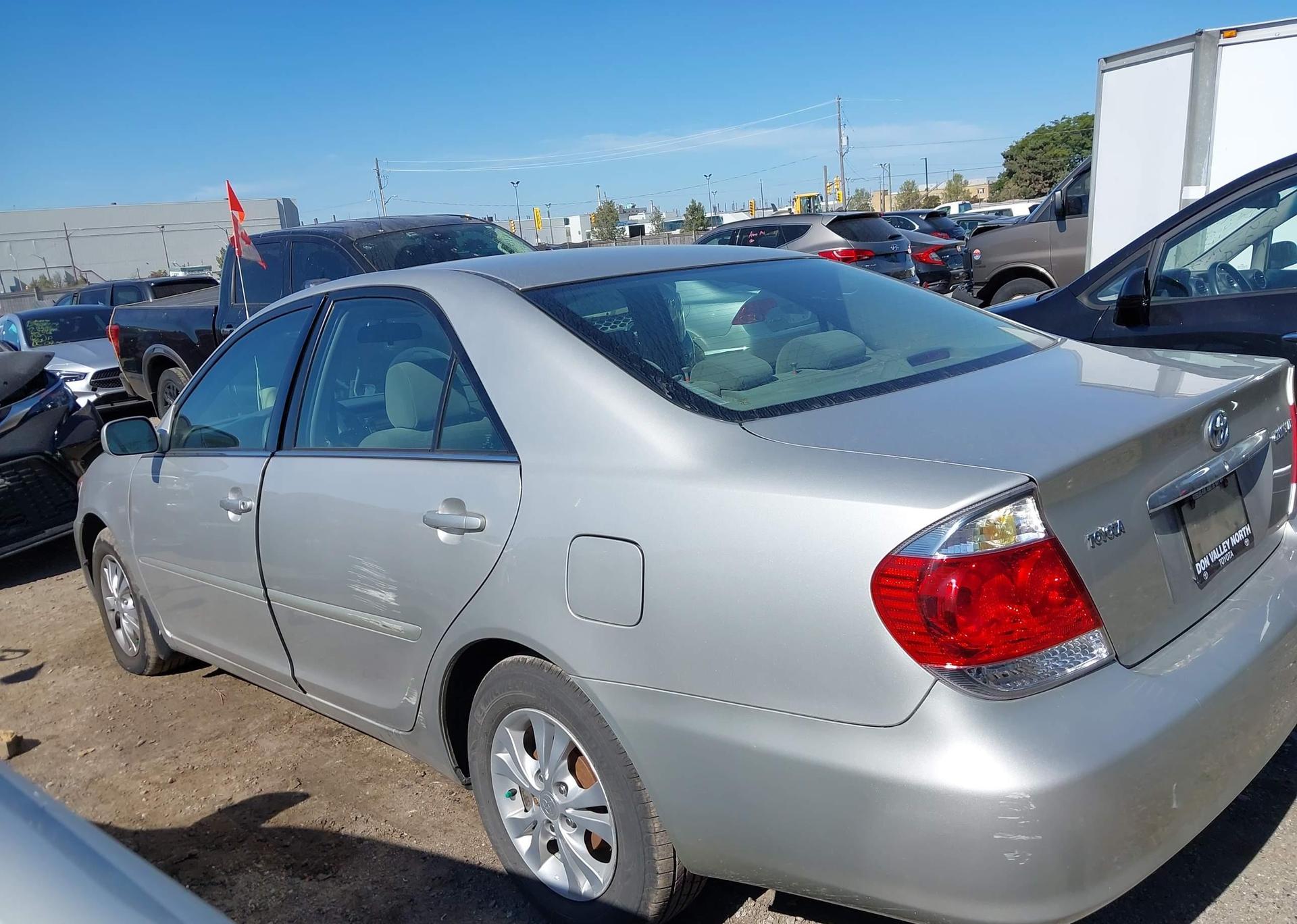 2005 TOYOTA CAMRY LE