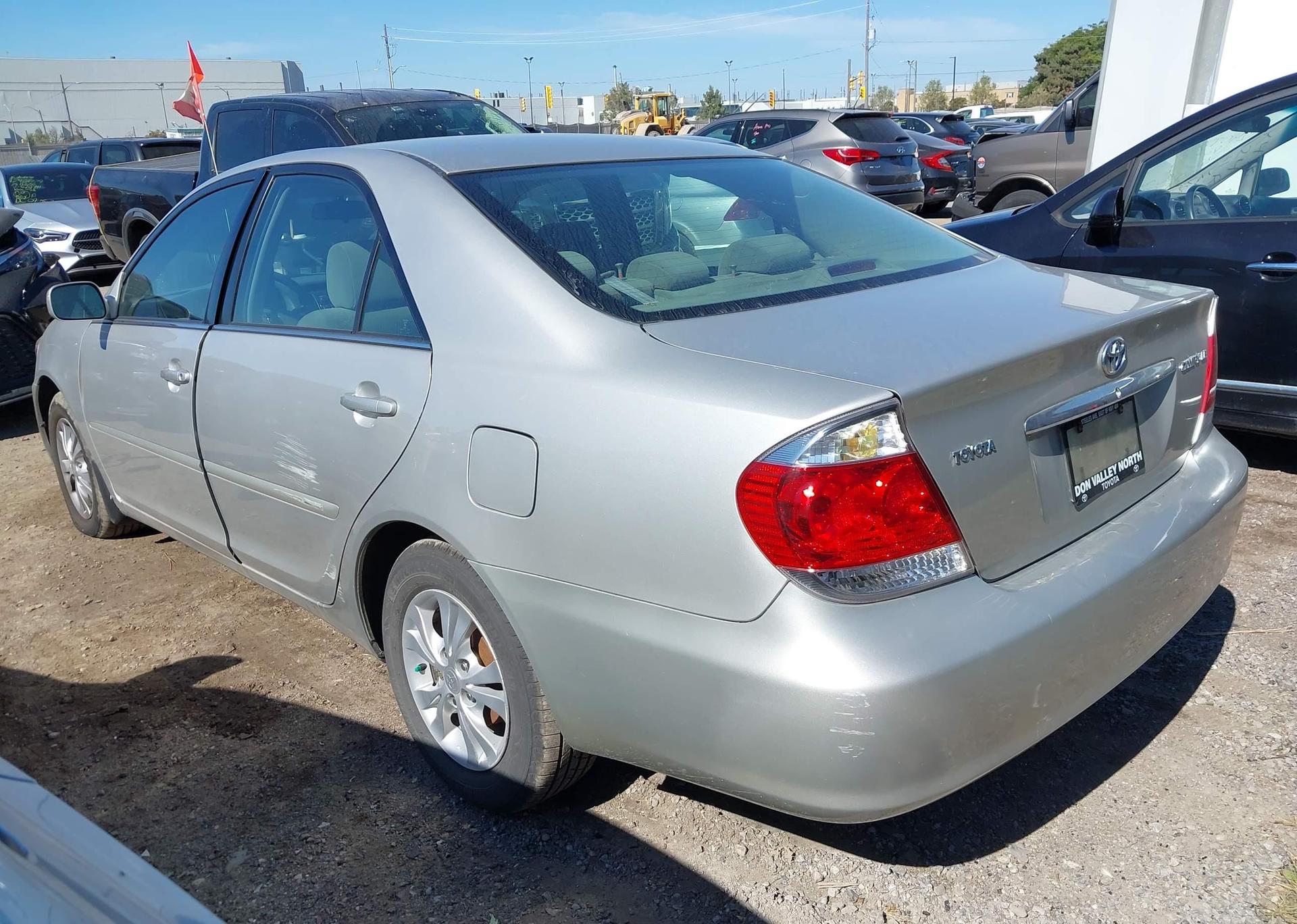 2005 TOYOTA CAMRY LE