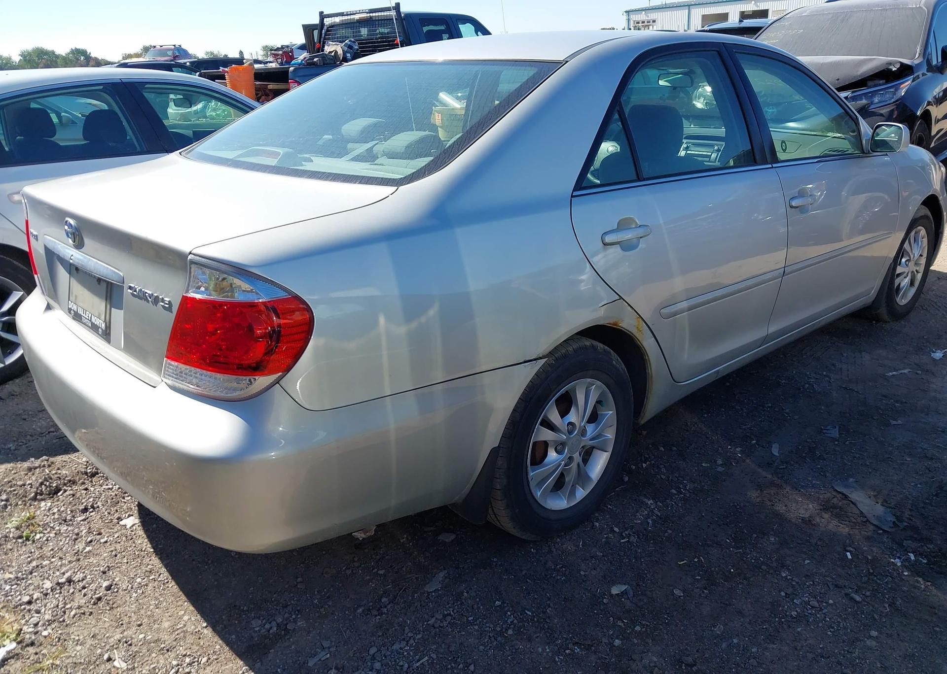 2005 TOYOTA CAMRY LE