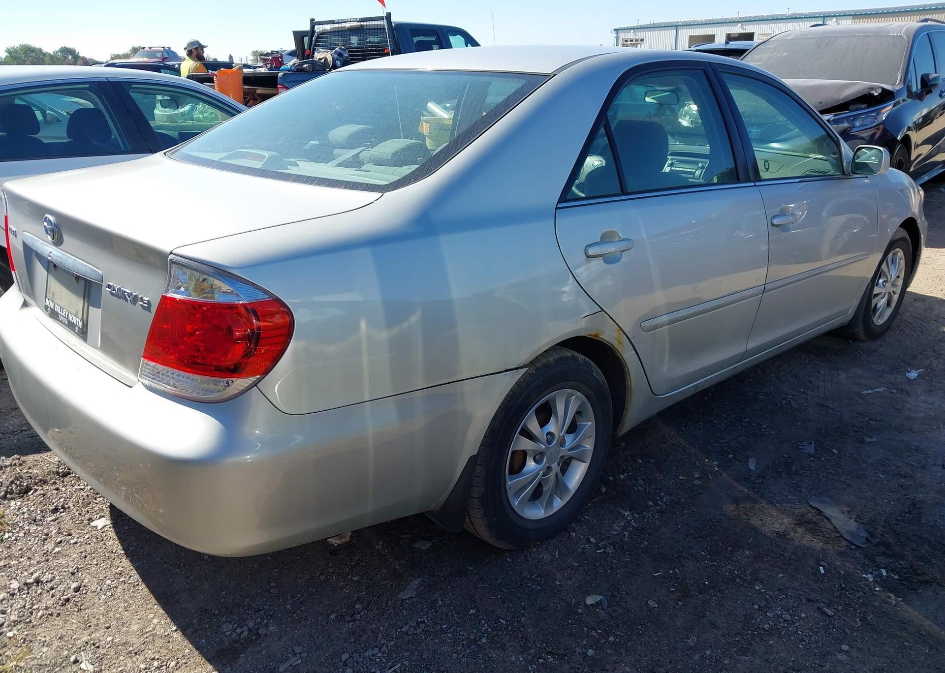 2005 TOYOTA CAMRY LE