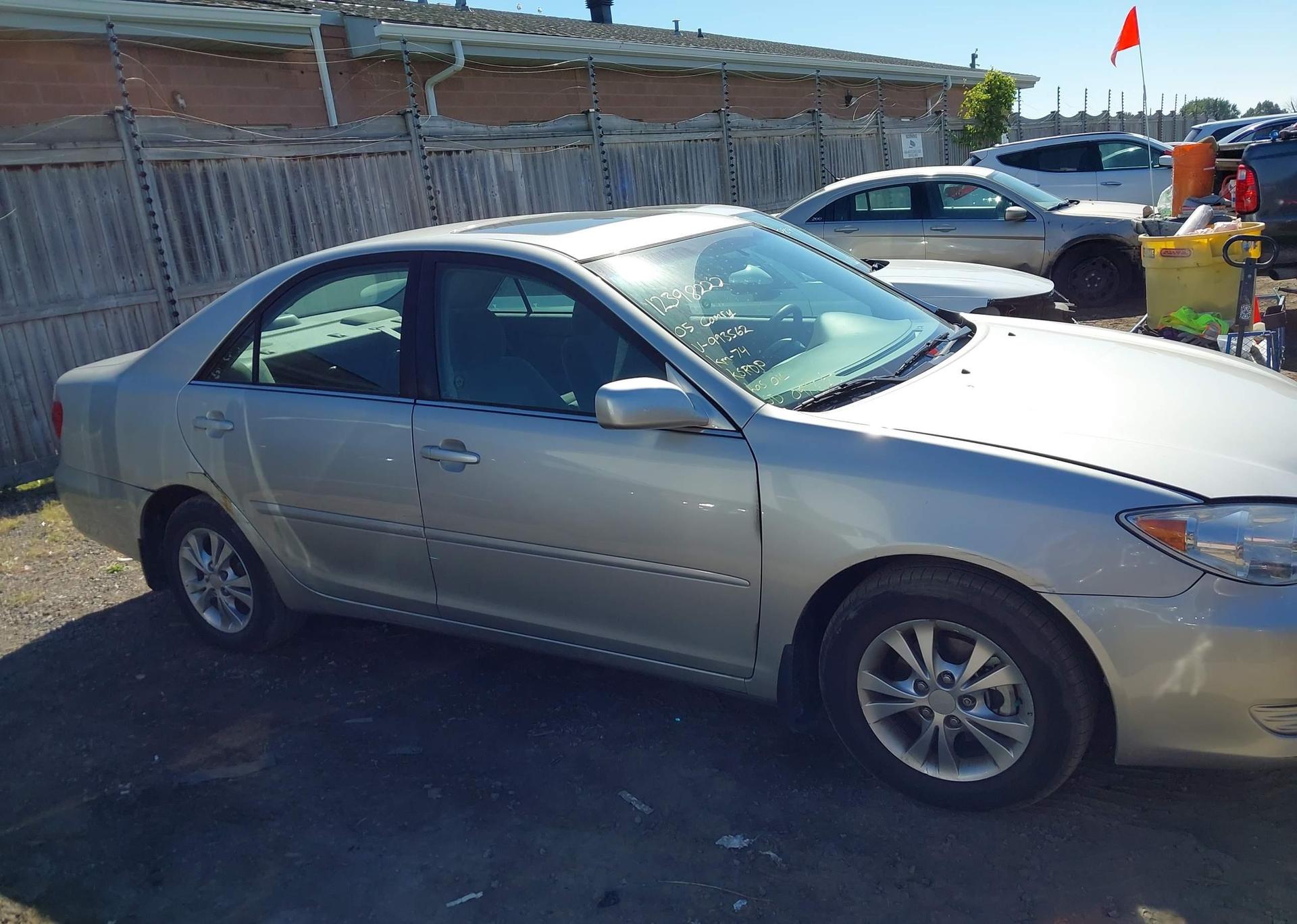2005 TOYOTA CAMRY LE