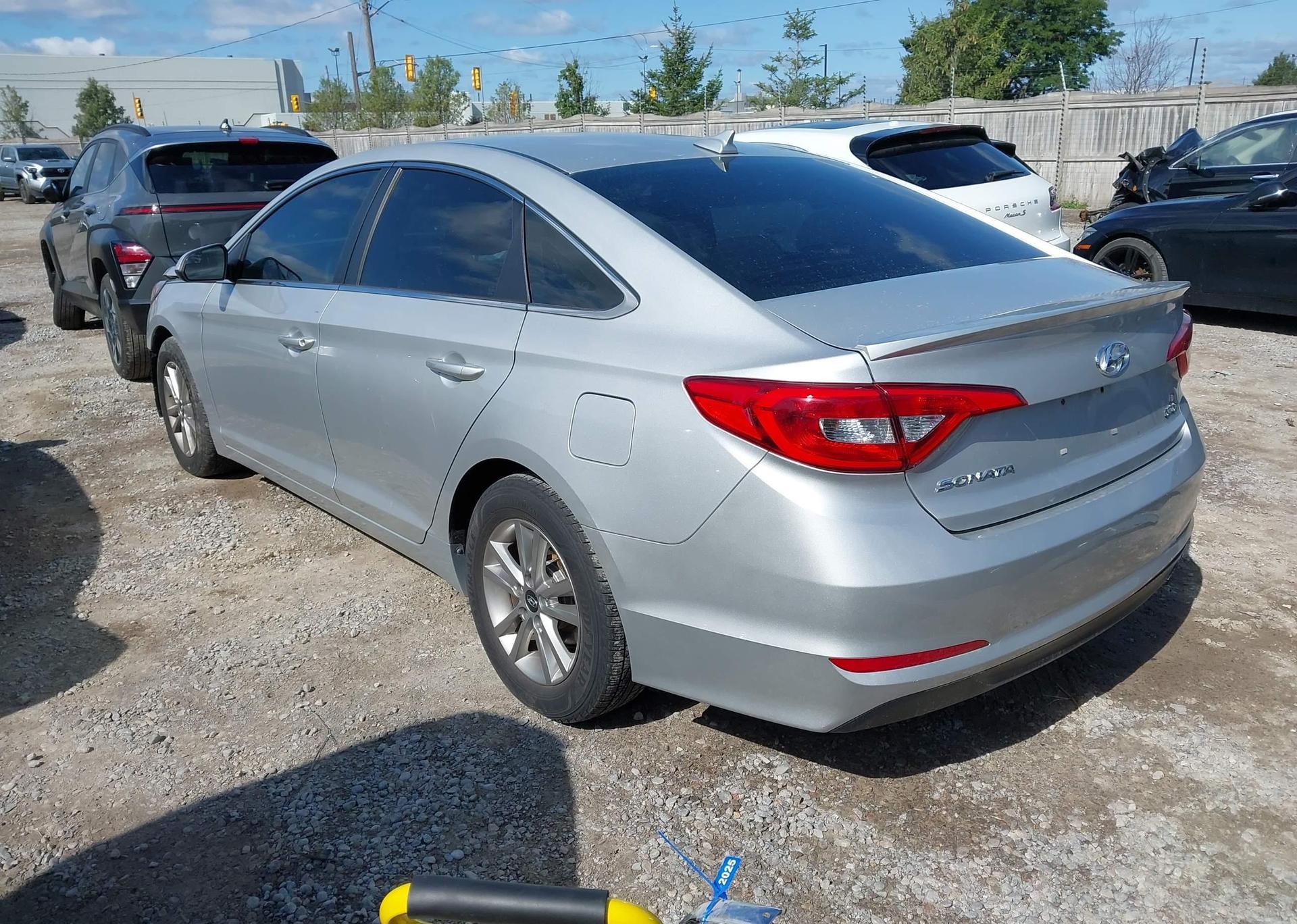 2015 HYUNDAI SONATA GL