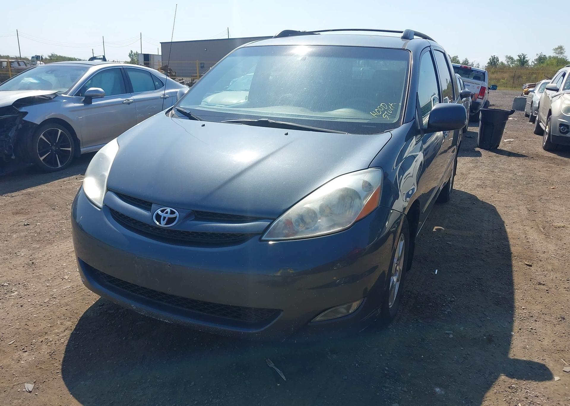 2008 TOYOTA SIENNA