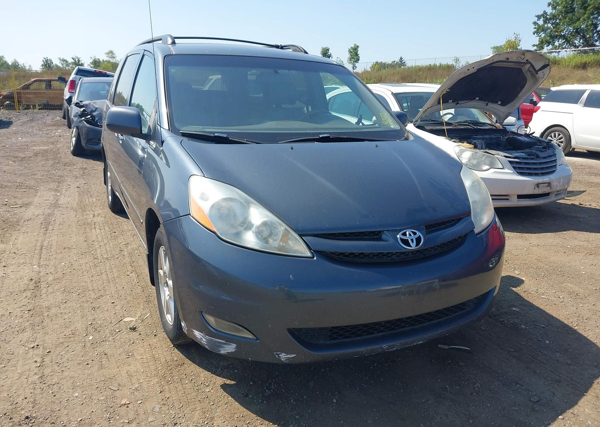 2008 TOYOTA SIENNA