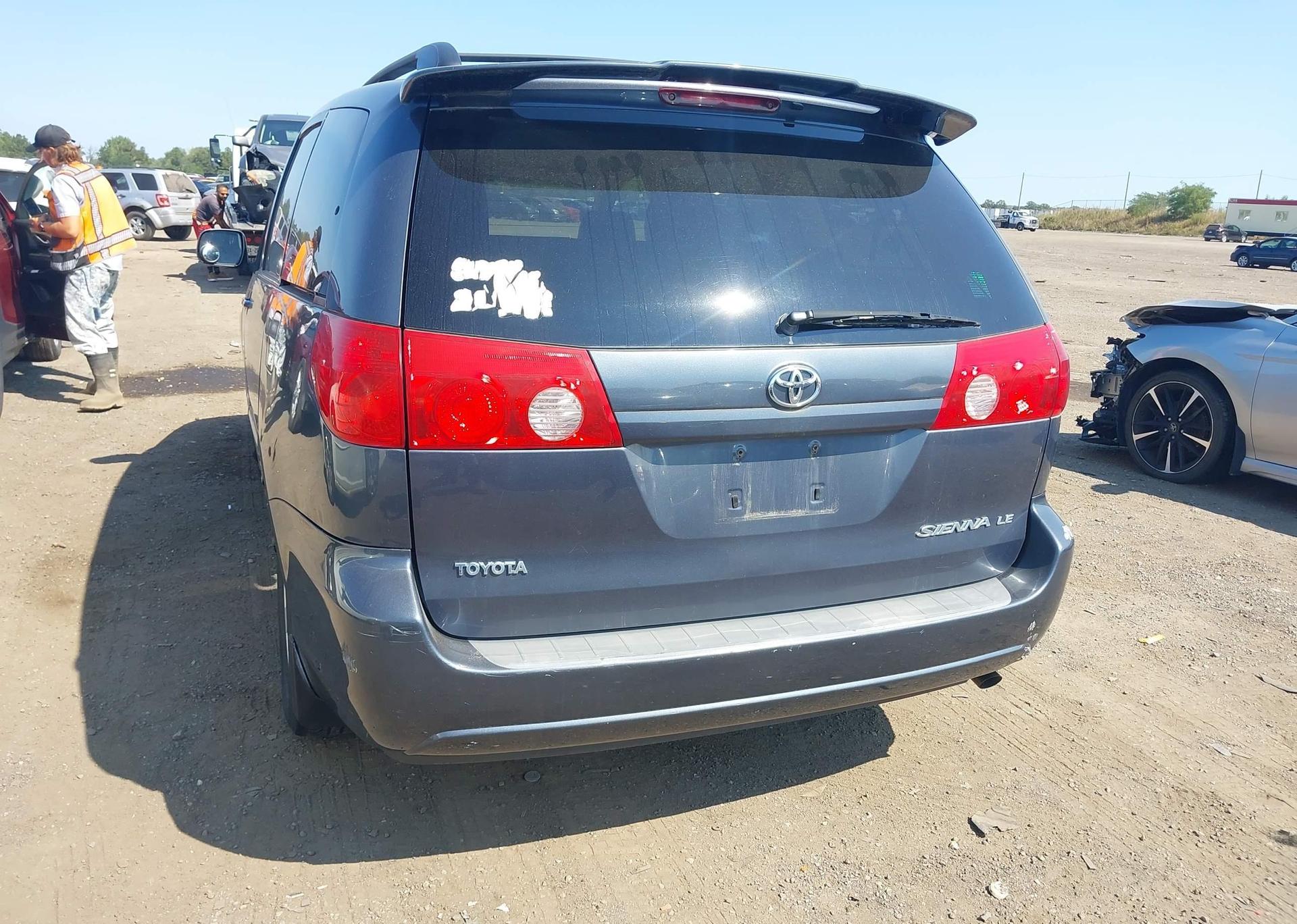 2008 TOYOTA SIENNA