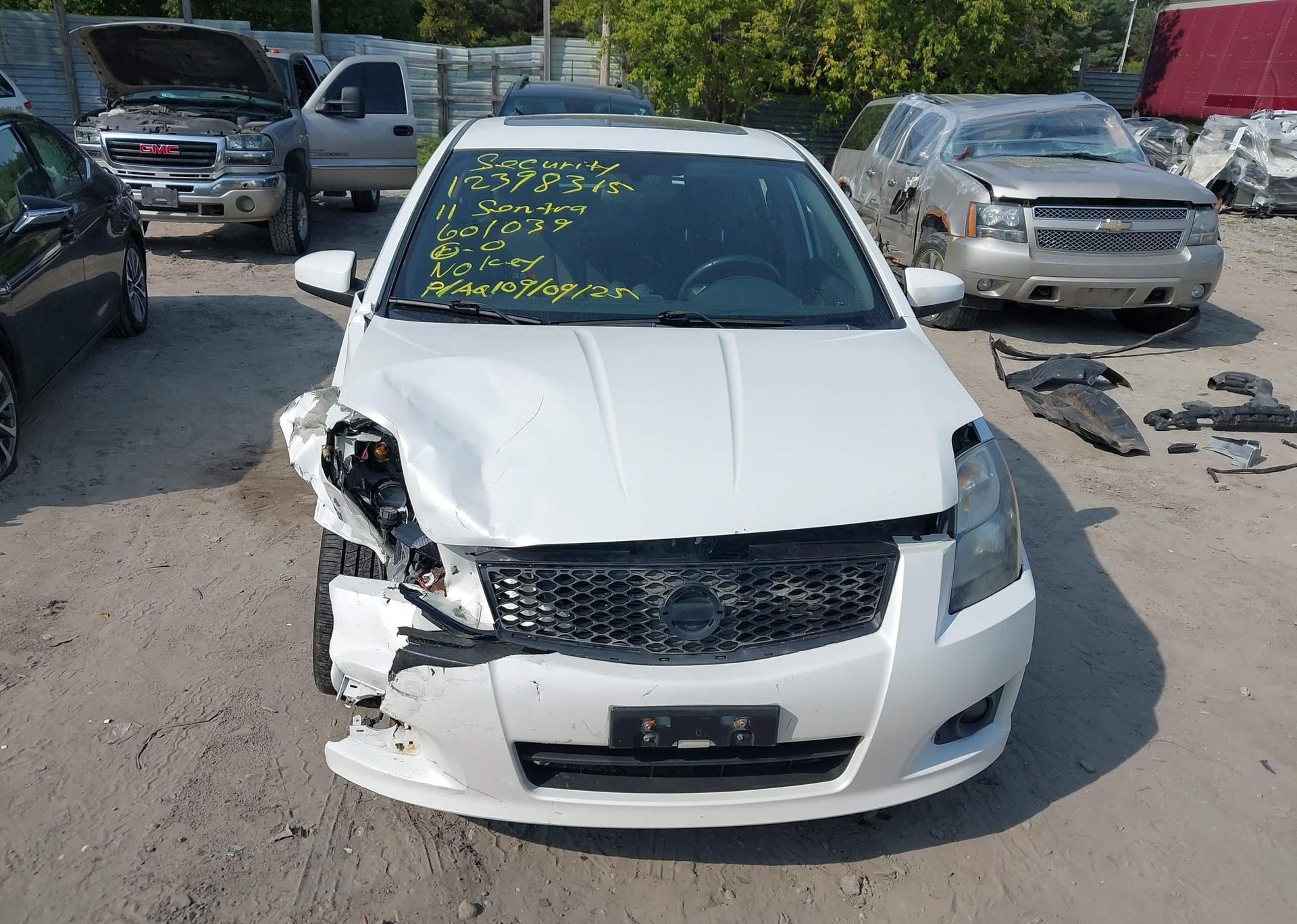 2011 NISSAN SENTRA SE-R