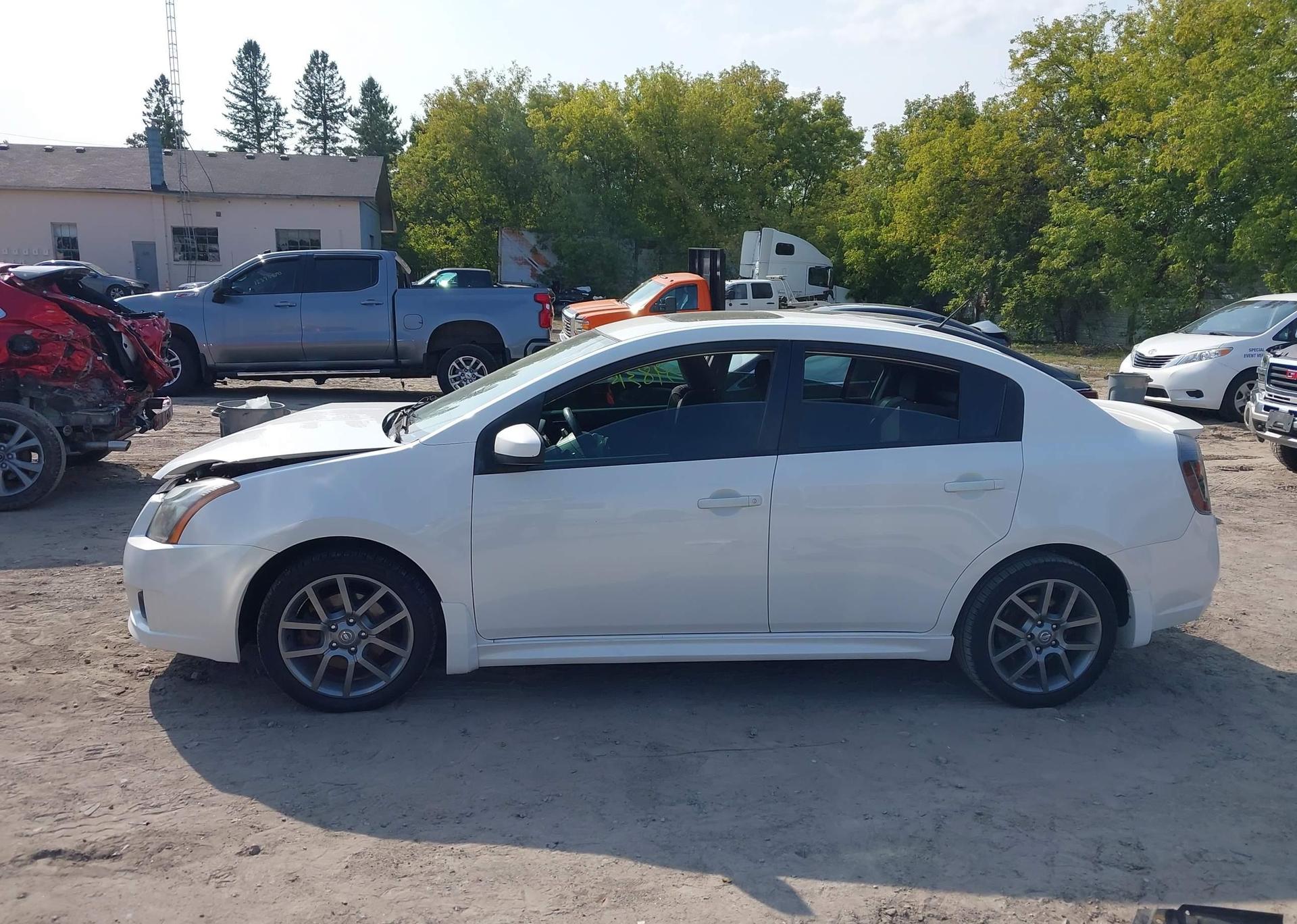 2011 NISSAN SENTRA SE-R
