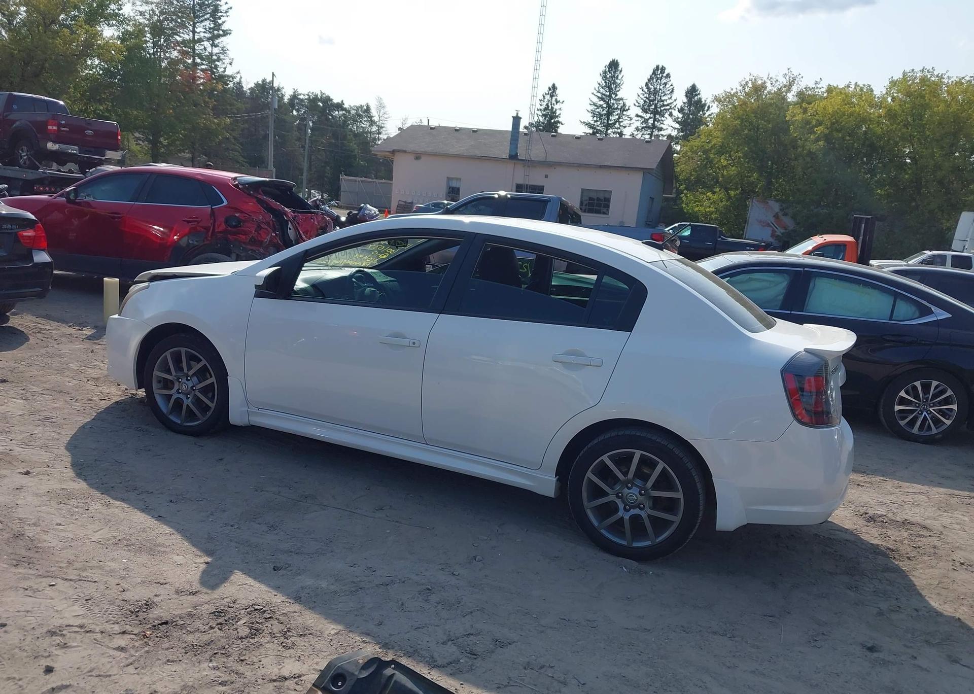 2011 NISSAN SENTRA SE-R