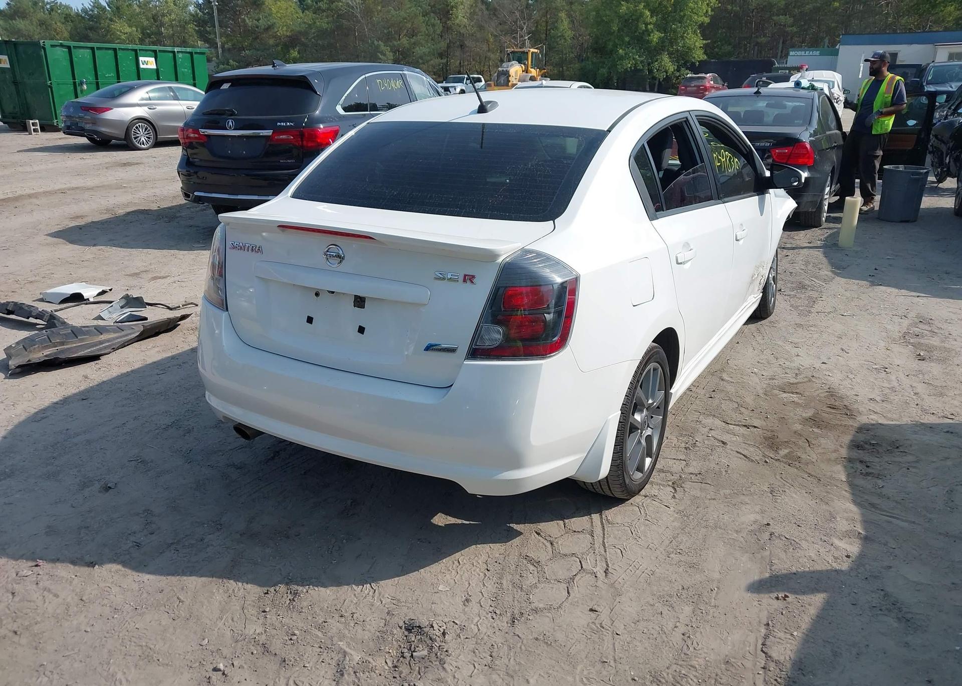 2011 NISSAN SENTRA SE-R