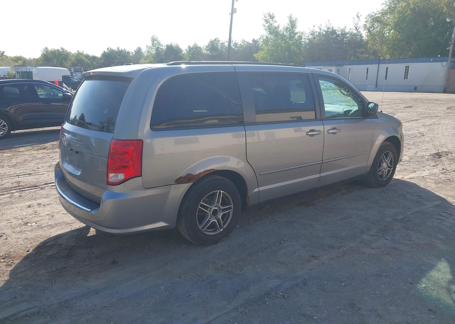 2013 DODGE GRAND CARAVAN SE