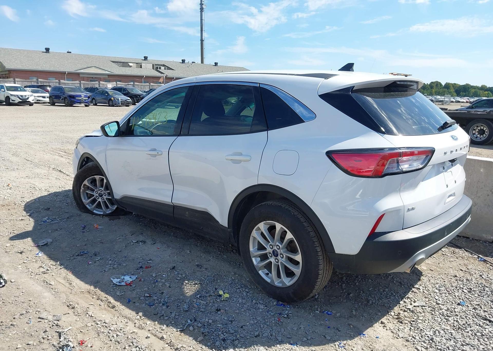 2022 FORD ESCAPE SE