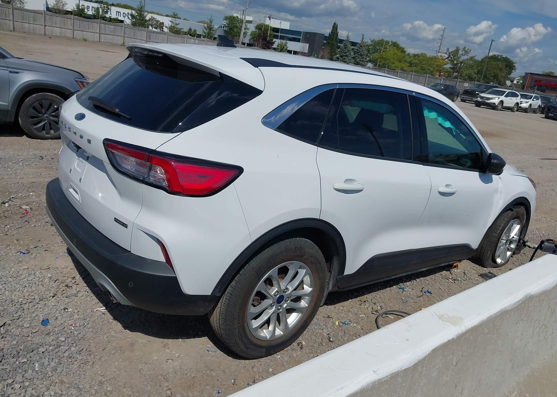 2022 FORD ESCAPE SE
