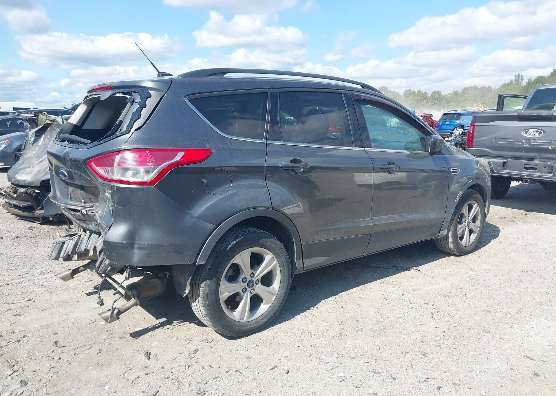 2015 FORD ESCAPE SE