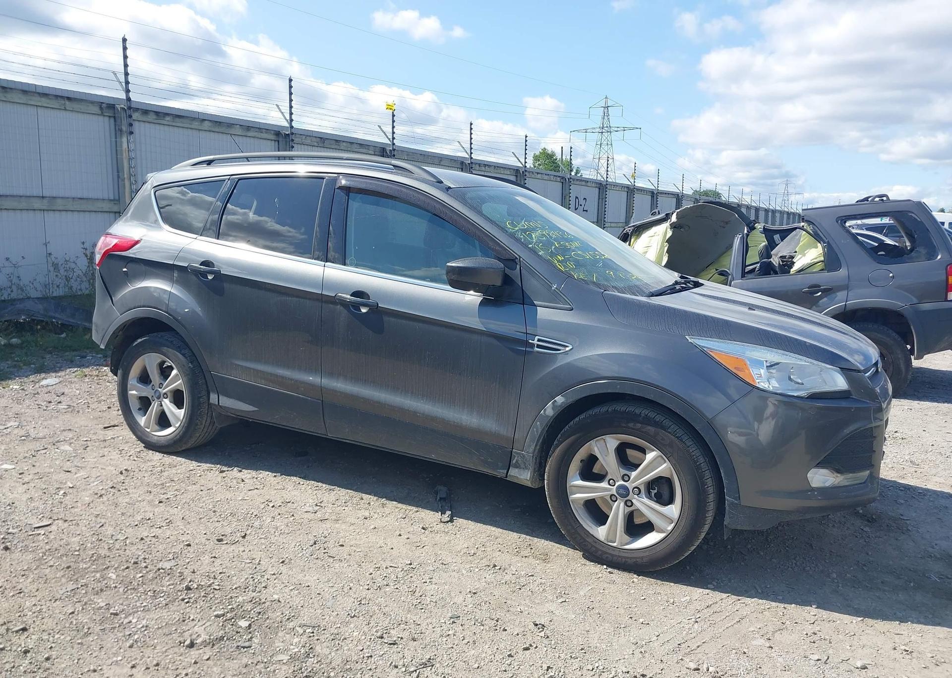 2015 FORD ESCAPE SE