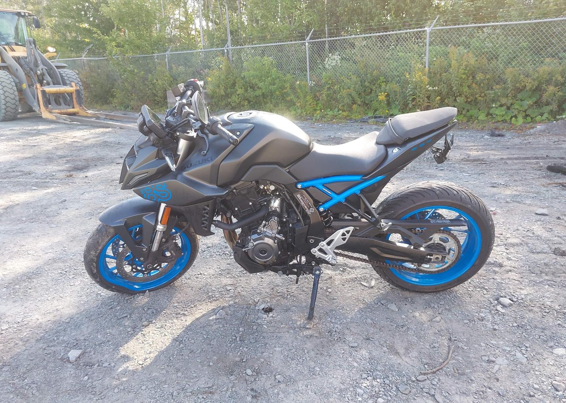 2024 SUZUKI GSX800 R