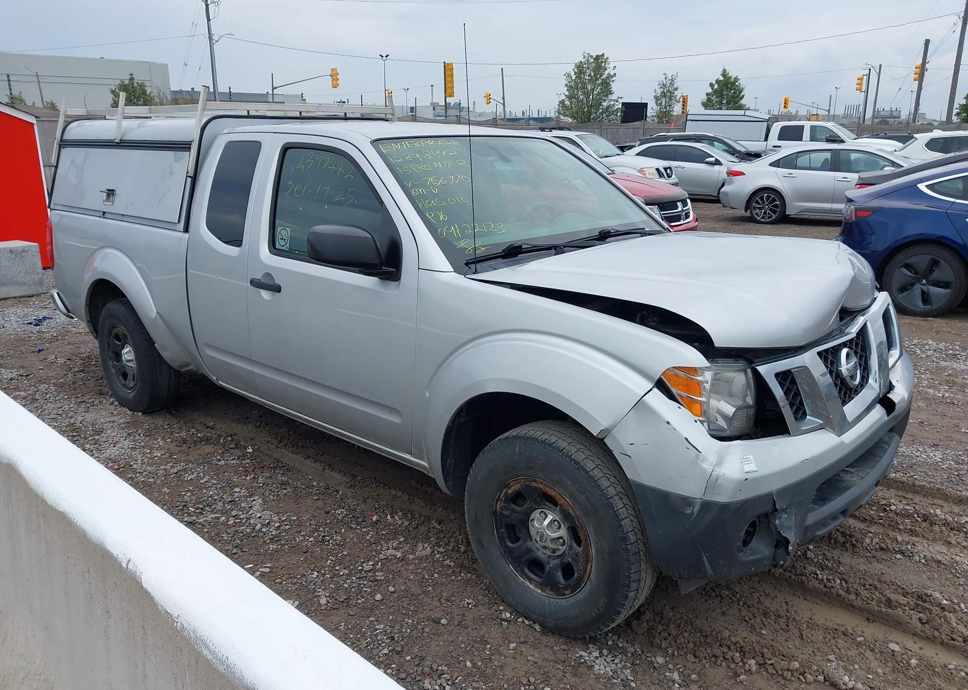 2015 NISSAN Frontier s